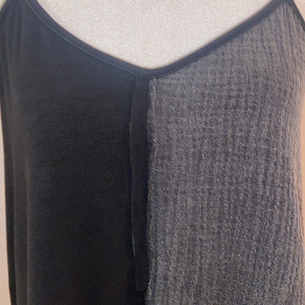 POL Color Block Flowy Cami - Picture 2 of 13